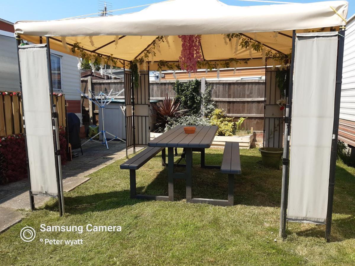 המסבי Gina'S Static Caravan,118 Sandsgate מראה חיצוני תמונה